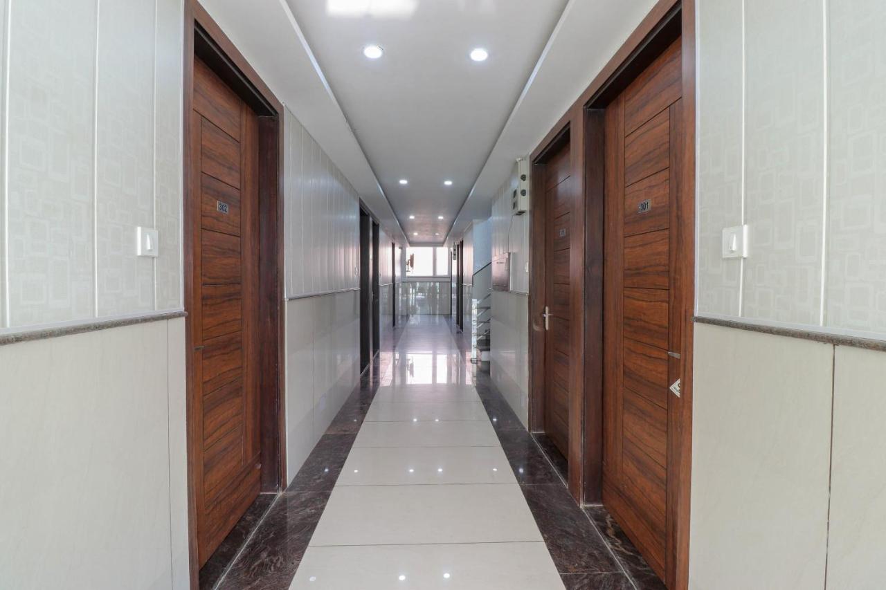 Capital O 76444 Hotel Hill-Top Inn Narendra Nagar Экстерьер фото