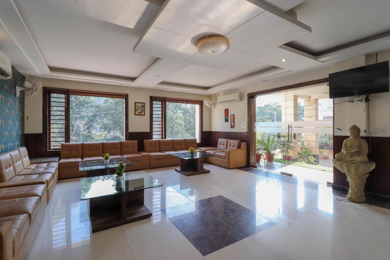 Capital O 76444 Hotel Hill-Top Inn Narendra Nagar Экстерьер фото